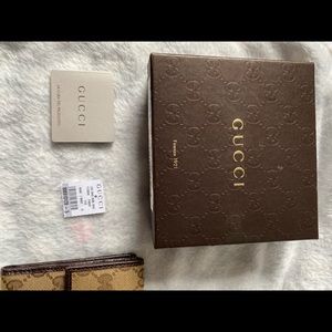 Gucci Double Hook Bar Wallet